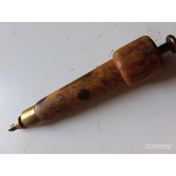 Un d�samorceur et un r�amorceur en calibre 12x70 en buis