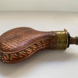 Poire &agrave; poudre en cuivre et laiton