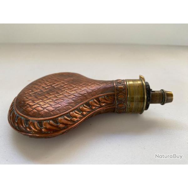 Poire � poudre en cuivre et laiton