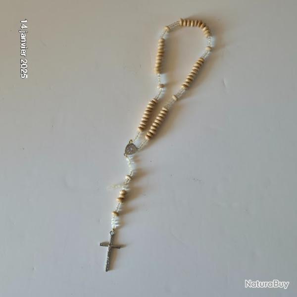 Chapelet croix crucifix m�tal �pais, grains perles bois et perles en verre