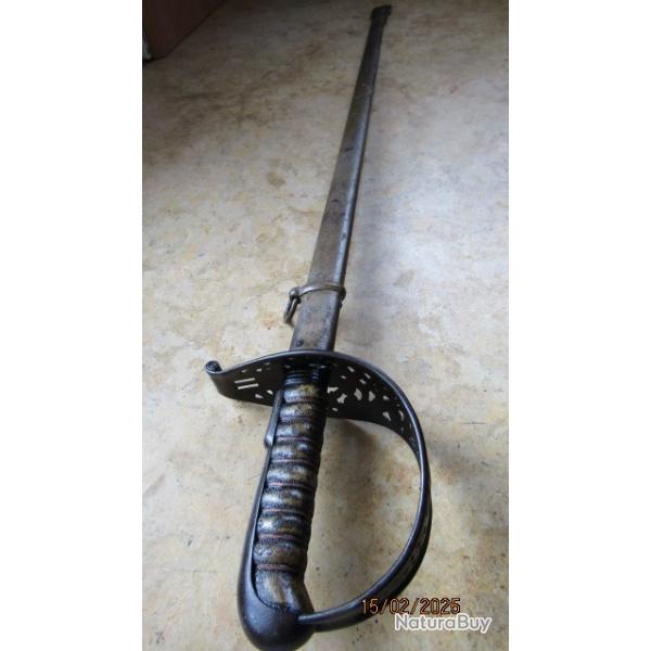 SABRE OFFICIER SUISSE mod 1899 dat� 1916 poign�e galuchat us�e fourreau fer recouvert peinture kaki