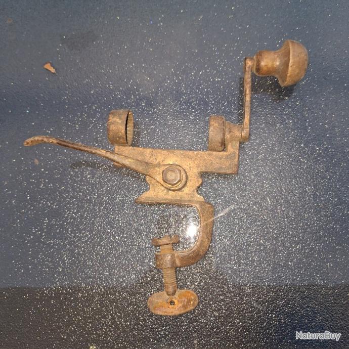 Lot D'accessoires Anciens Pour Rechargement De Munitions Chasse - Référence C16 - Occasion