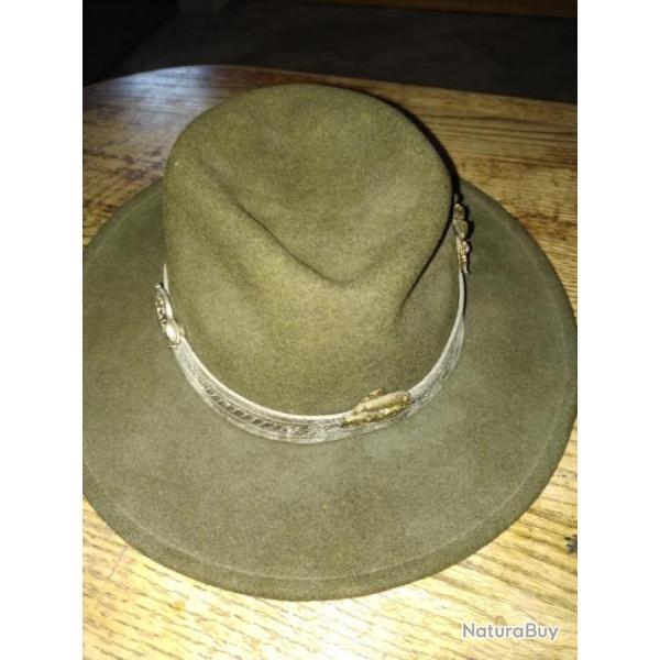 Tr�s beau chapeau camel m�dium
