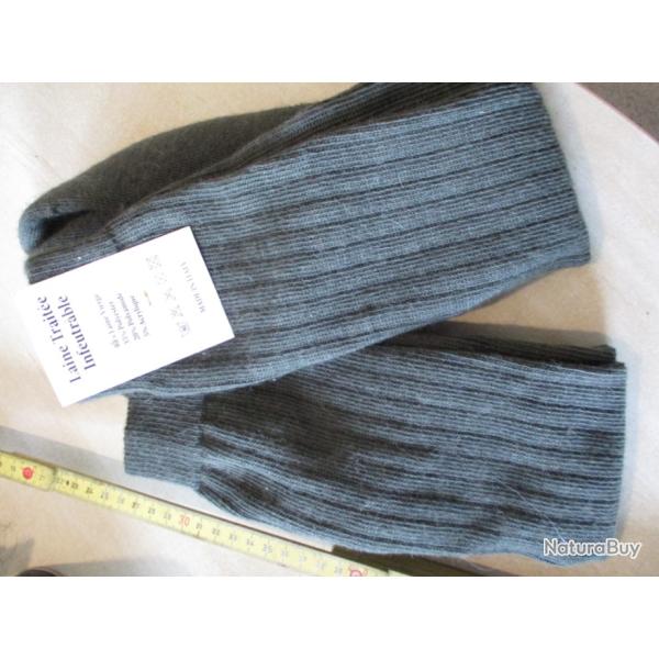 2 paires de chaussettes 39/41 arm�e fran�aise