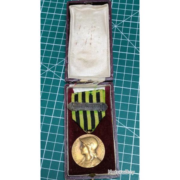 GROS MODULE MEDAILLE COMMEMORATIVE GUERRE DE 1870/71, AGRAFE ENGAGE VOLONTAIRE COFFRET MED MILITAIRE