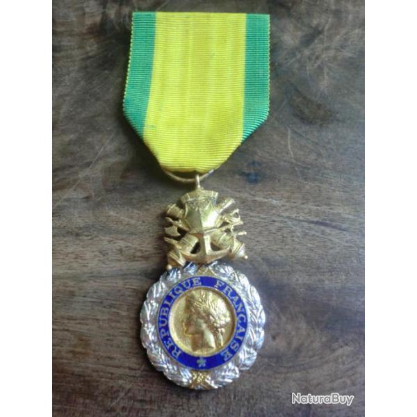 m�daille valeur et discipline �mail