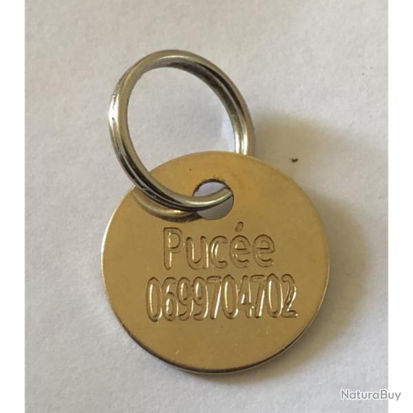 M�daille chien ronde en laiton poli petit modele (22 mm) gravure offerte