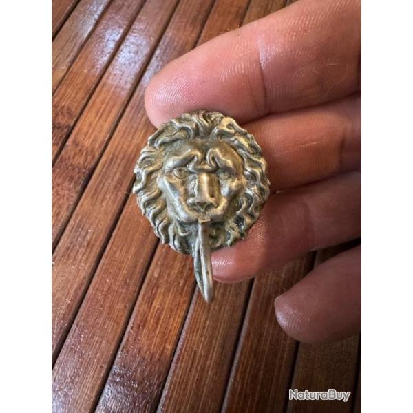 T�TE DE LION A CROCHET ARGENT XlX �me POUR SHAKOS - GIBERNE