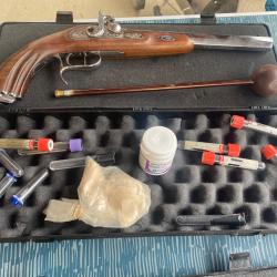 Pistolet Lepage Cal 45 &agrave; percussion + un canon cal 4,5 .