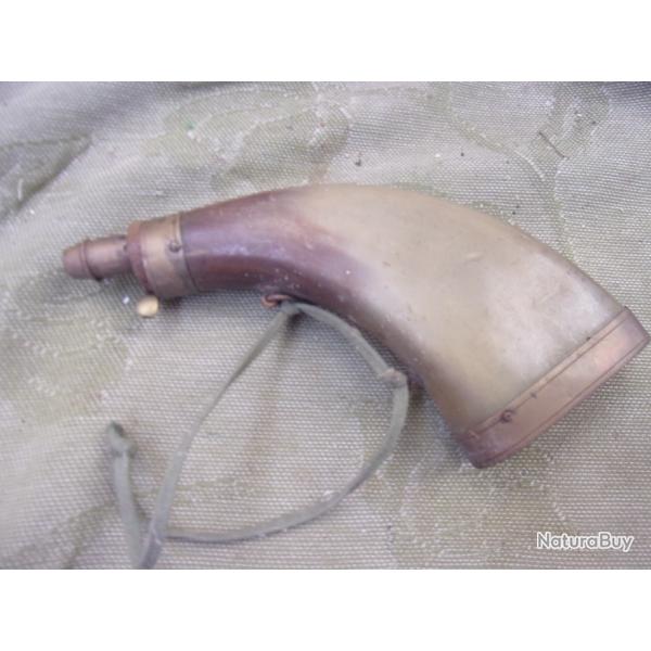 poire � poudre en corne long. 19,5 cm