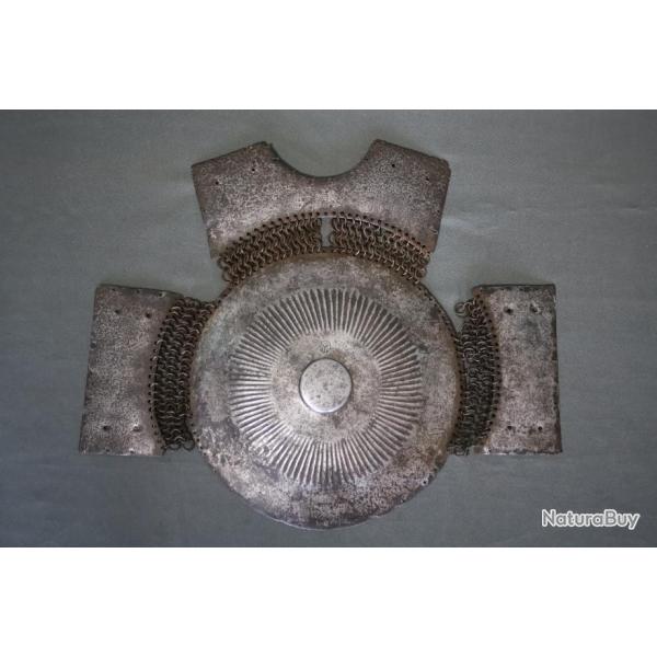 Devant d'armure Ottomane dite krug - Constantinople, Sainte Ir�ne, 2nde moiti� 15�me d�but 16�me (2)