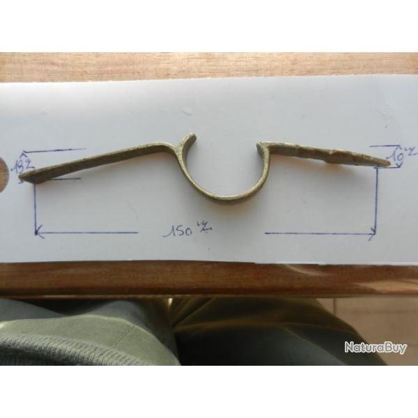 pontet de d�tente en bronze pour pistolet ancien