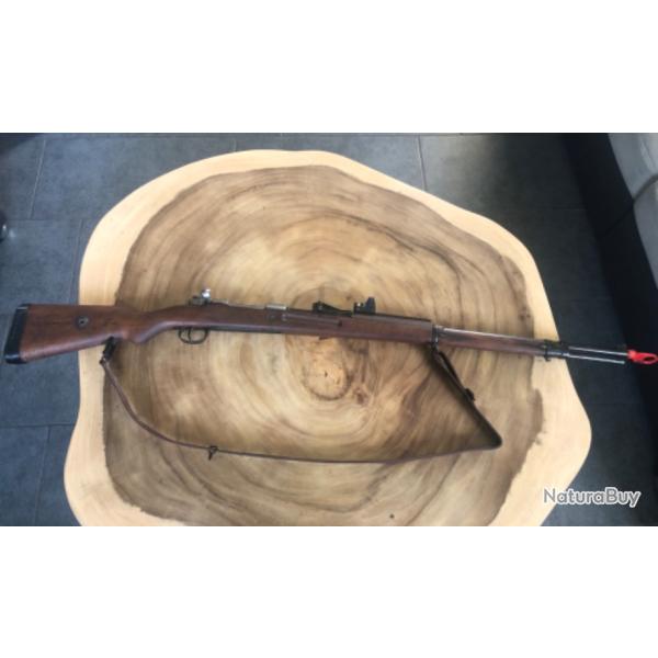 Garde main ventile polym�re  pour Mauser g98 noir ou brun avec rail picatinny sur toute la longueur.