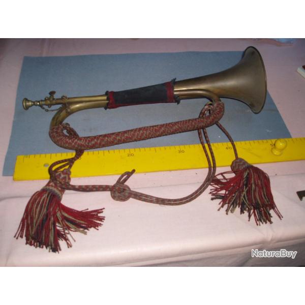 TROMPETTE ANCIENNE avec sa PASSEMENTERIE (Soit de l'ARMEE ou FANFARES) .
