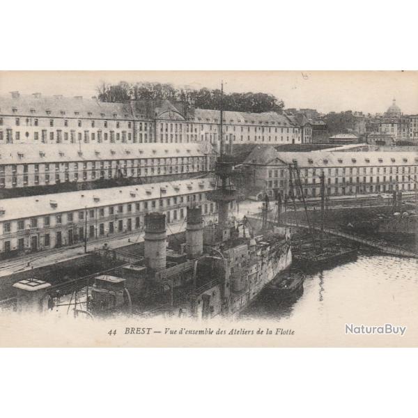 CPA -Marine Militaire - BREST - Vue d'ensemble des Ateliers de la Flotte N�105