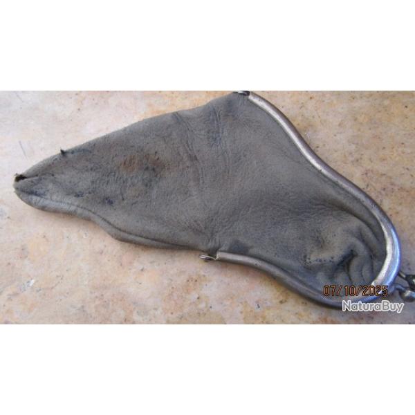 holster �tui ancien chevreau revolver porte monnaie petit  320 trous d'usure au bout