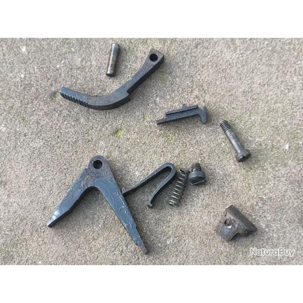 Lot de pices de la platine du fusil Enfield WW2 numro 4