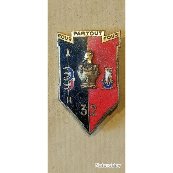 Insigne  32 BG : Insigne mtallique du 32 bataillon du Gnie de fabrication Drago (1224)