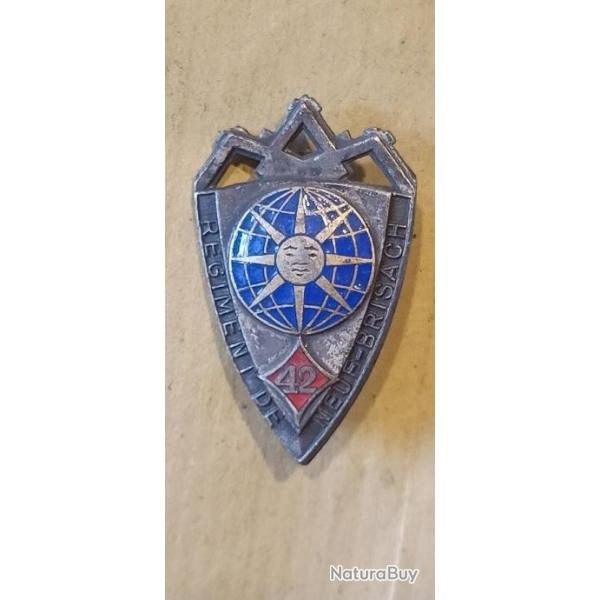 Insigne 42 rgiment d'infanterie de fabrication Drago Paris (1251)