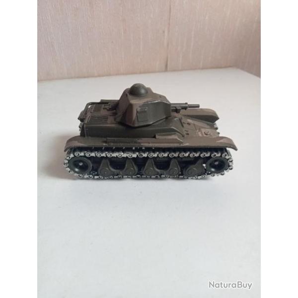 char solido renault R35 n�233 1/73 tr�s bon �tat