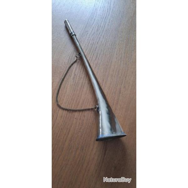 Corne de chasse plate en laiton