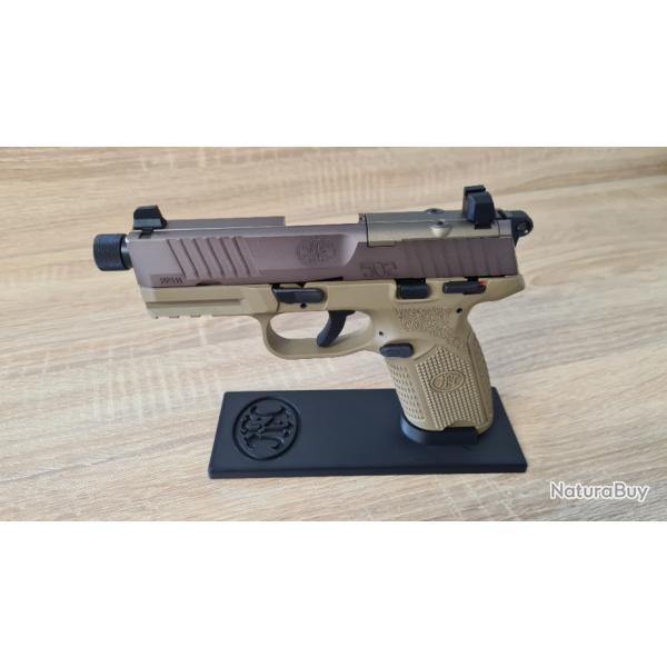 Stand simple / Support / Pr�sentoir pour pistolet FN HERSTAL 502 22lr  tactical noir ou FDE