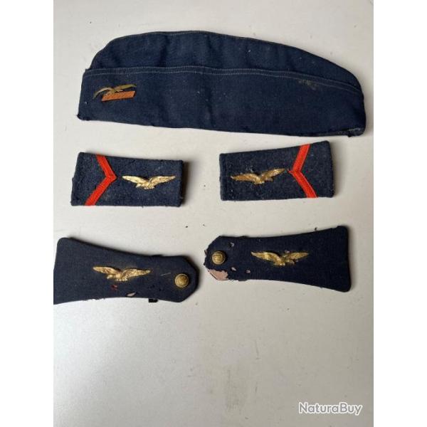 Ensemble arm�e de l'air, calot, pattes d'�paules, fourreau.Epoque Alg�rie et apr�s.