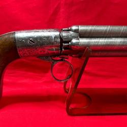 Superbe Poivri&egrave;re sign&eacute;e Mariette en parfait &eacute;tat