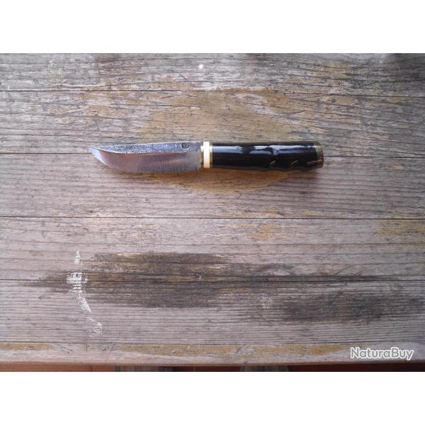 Tr�s beau poignard d'artisan H.M.