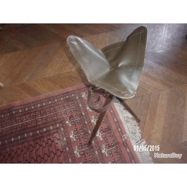 siege trepied hauteur d'assise environ 50cm
