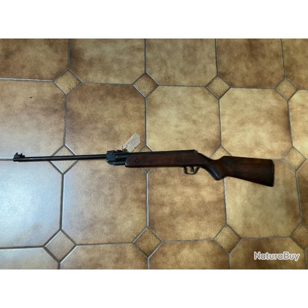 FEG  Hongrie  Mod LG 422