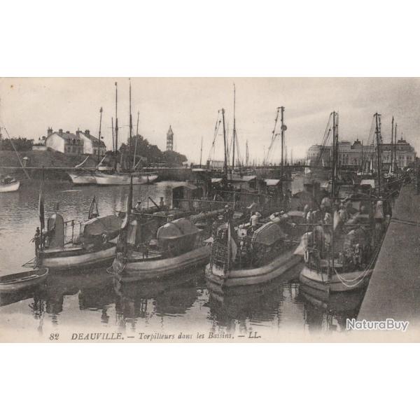 CPA -Marine Militaire - "DEAUVILLE" Torpilleurs dans les Bassins N�119