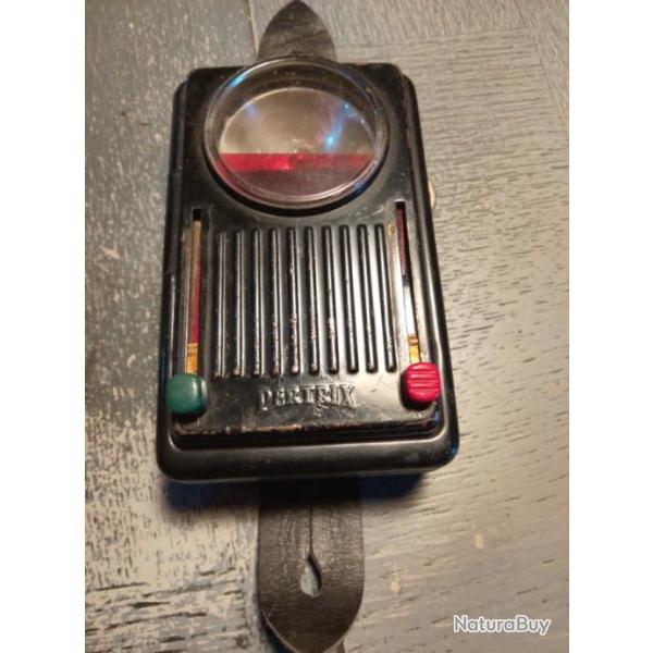 Lampe marque PERTRIX arm�e allemande des ann�e 40