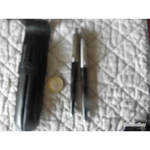 Stylo et crayon Parker vintage dans un �tui � stylo Parker