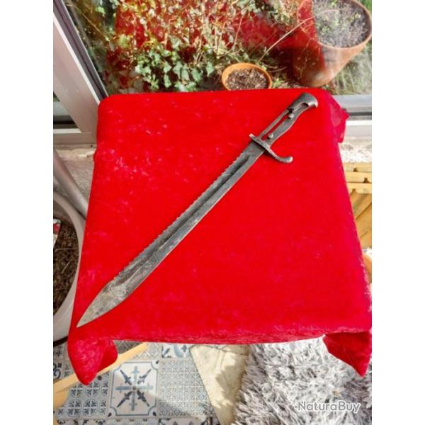 Ba�onnette 98 05 � dents de scie, marquages fabricant visibles