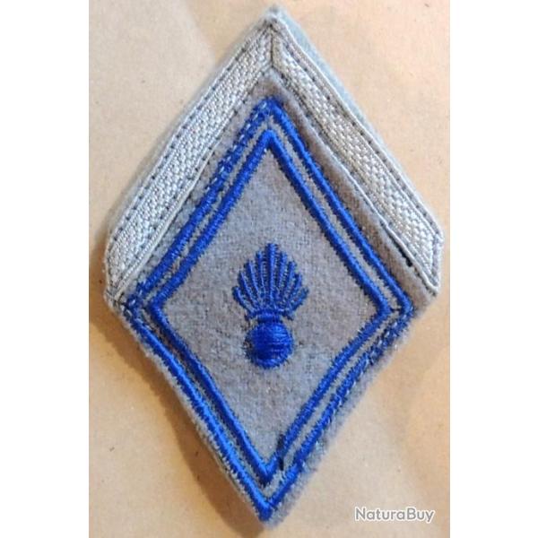 Patch � coudre losange mod 45 Mat�riel sergent appel� (grenade bleue devrait �tre argent)