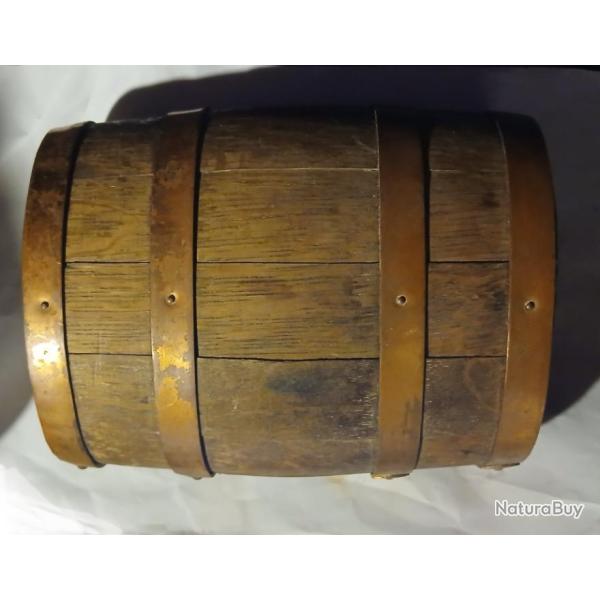 ANCIEN PETIT TONNEAU D�CO OU AUTRE