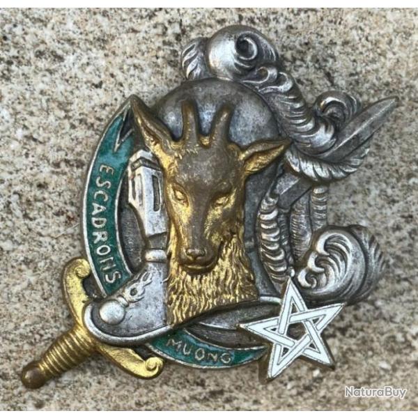 Groupe d'Escadrons MUONG, dos lisse embouti