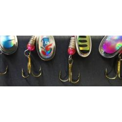 Lot de 16 cuill&egrave;res de p&ecirc;che.