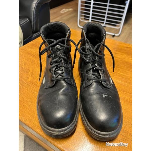 Chaussures style rangers, renforcer au bout