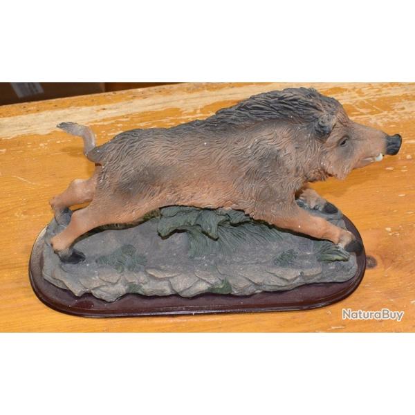 sanglier en resine 33cm x15cm
