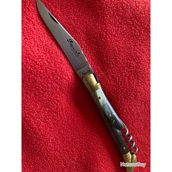 Laguiole 12c27 avec �tui cuir artisanal.