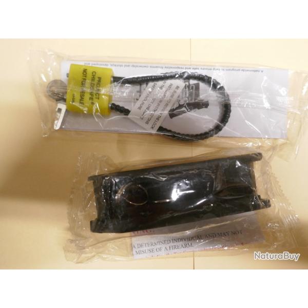 Lot de deux cadenas  clef pour armes