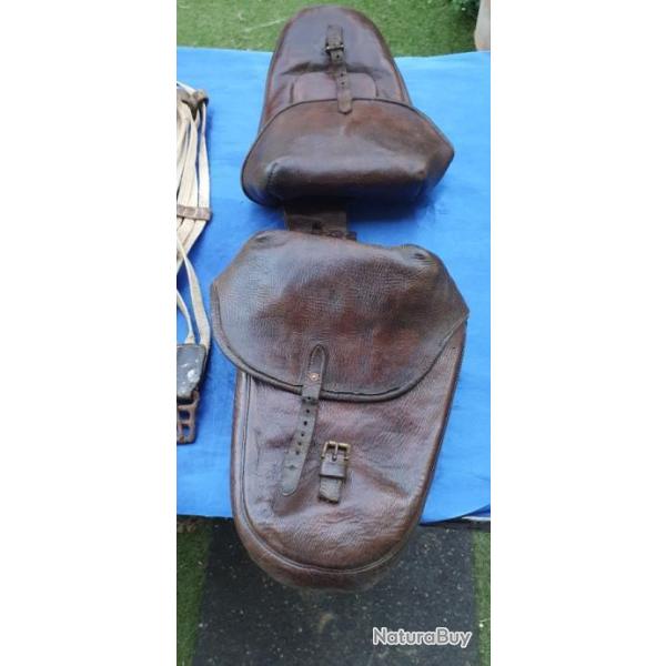 Superbe pi�ce  , DOUBLE Sacoches cheval cuir grosse �paisseur de qualit� sup�rieure et anciennes.