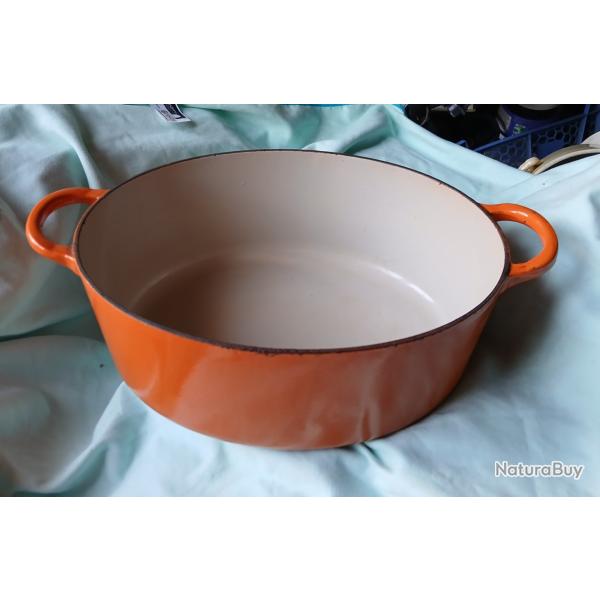 ANCIENNE MARMITE ORANGE EN FONTE �MAILL�E LE CREUSET