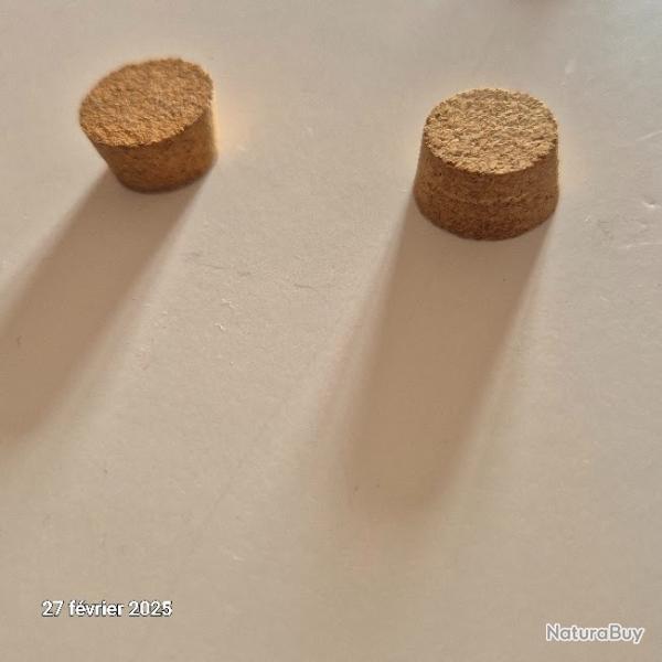Lot de 2 Bouchons bondes en li�ge , neufs,