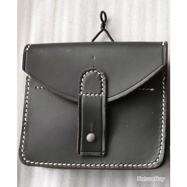 Une cartouchi�re LEBEL/BERTHIER cuir noire 1914-18 REPRODUCTION de qualit�