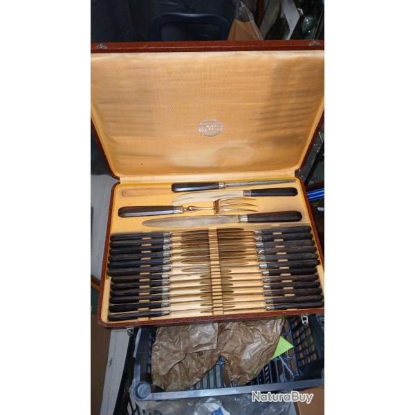 Superbe coffret service � couteaux Manufrance ann�es 60