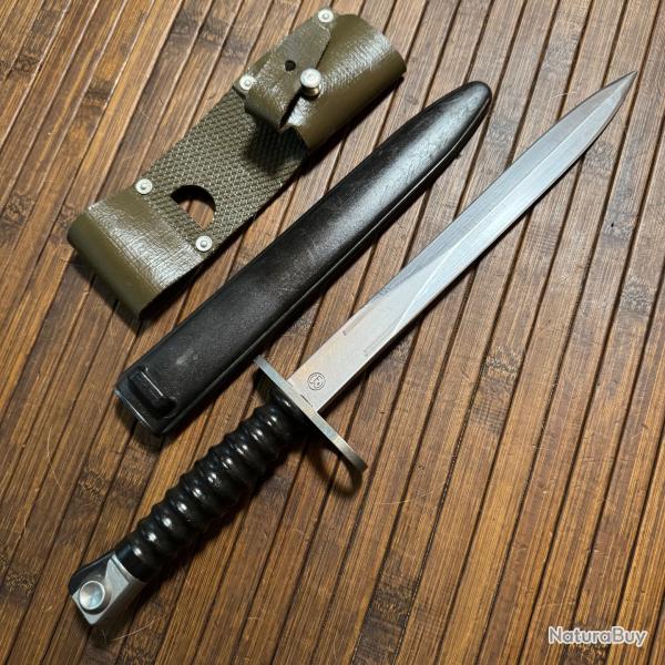 BELLE BA�ONETTE FASS STGW 57 COMPL�TE AVEC SON FOURREAU ET SON GOUSSET R�GLEMENTAIRE TOILE CIR�E