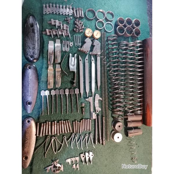 Browning AUTO 5--  lot diverses pi�ces.